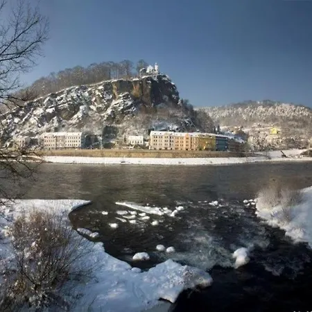 Flat Near The Castle Apartment Decin Exterior photo